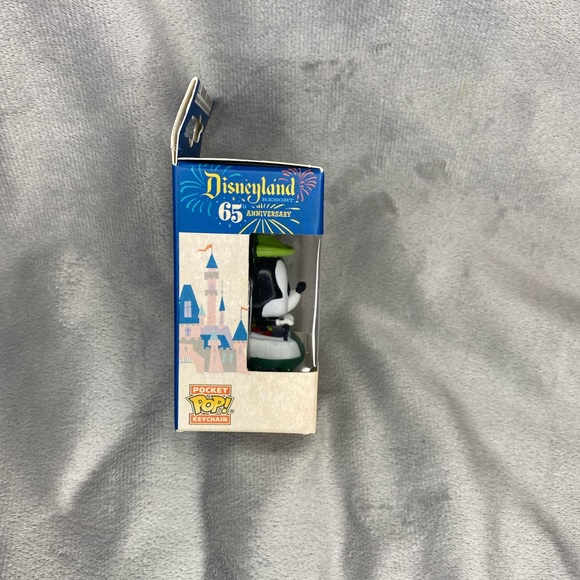Disneyland 65th Mickey Matterhorn Keychain- NIB - Picture 4 of 4